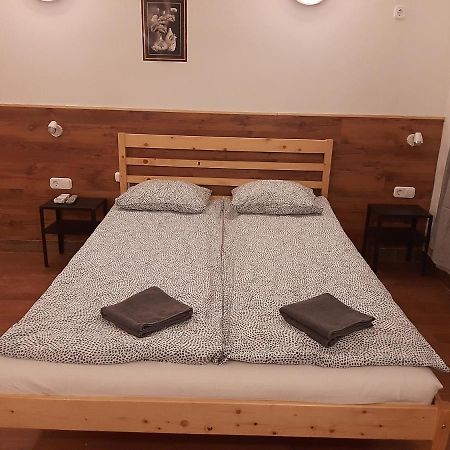 Apartman Voeroesmarty Budapeste Exterior foto