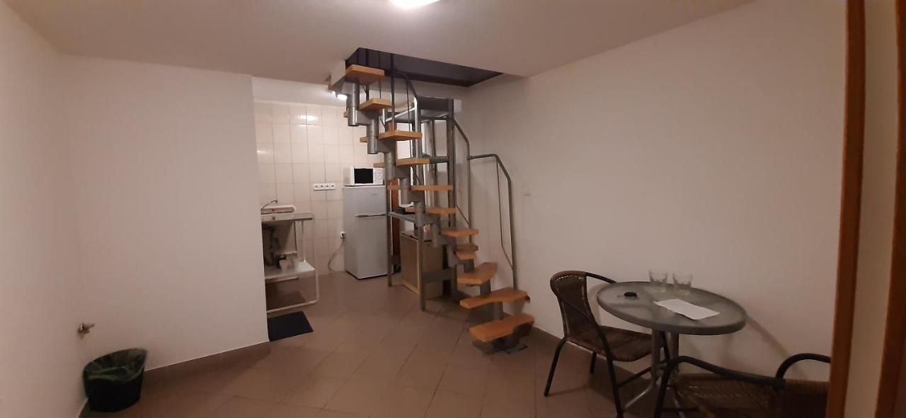 Apartman Voeroesmarty Budapeste Exterior foto